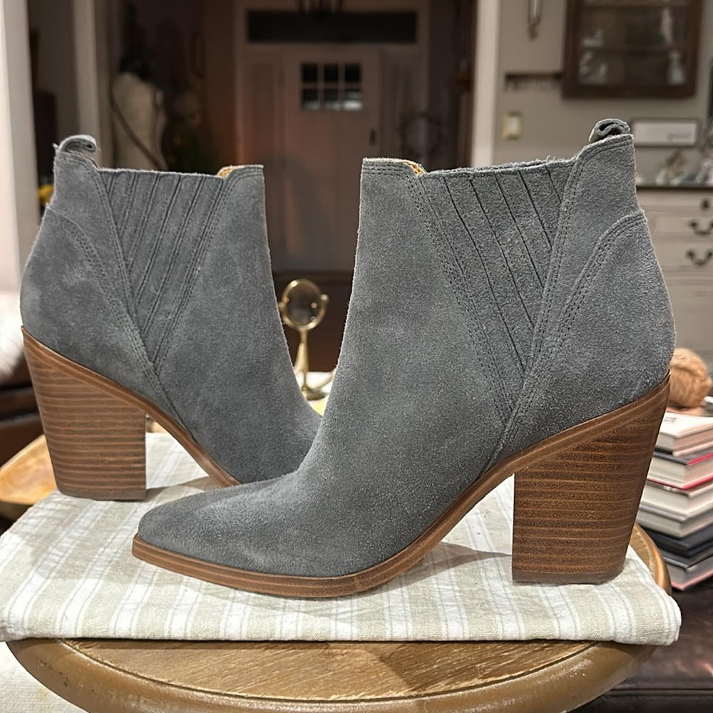 🪧 Marc Fisher Women’s Suede Gadri Bootie, in Medium Grey. Size 9.5 NWOB, Unworn - Picture 6 of 16